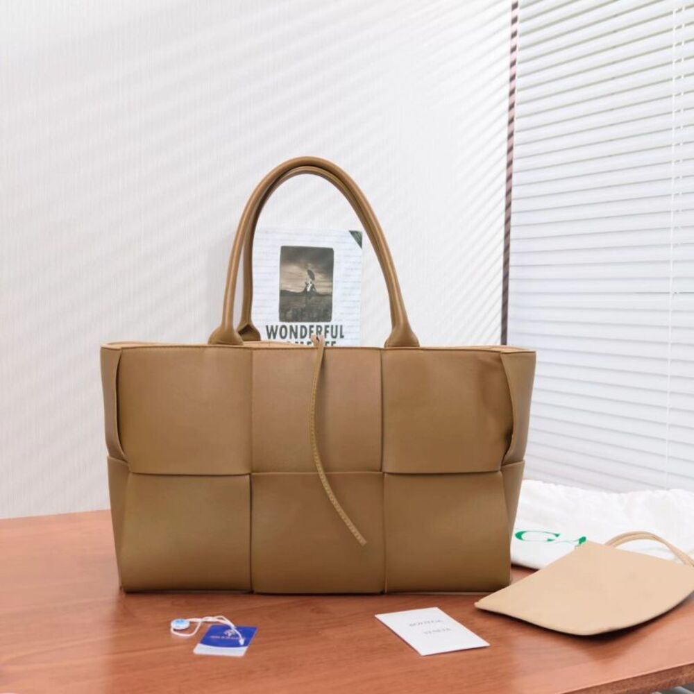Bv Women Pre-Loved Bag Very Good Condition